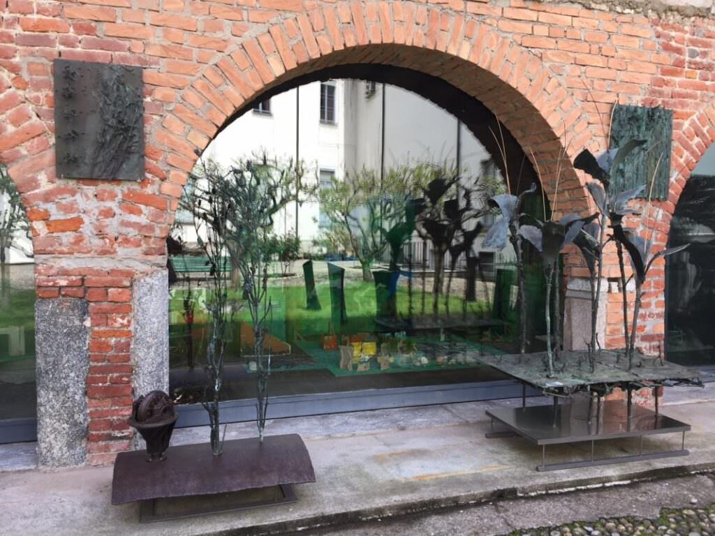 Allestimento mostra Centro Artistico Alik Cavaliere foto Nino Cannata - All’Aba di Catanzaro il docufilm “Alik Cavaliere” di Nino Cannatà - 5 Allestimento mostra Centro Artistico Alik Cavaliere foto Nino Cannata - Meraviglie di Calabria - 4
