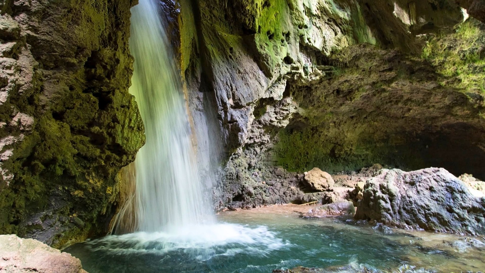 Il Sentiero dei sogni e la Cascata del Vuglio, le due gemme di Sangineto