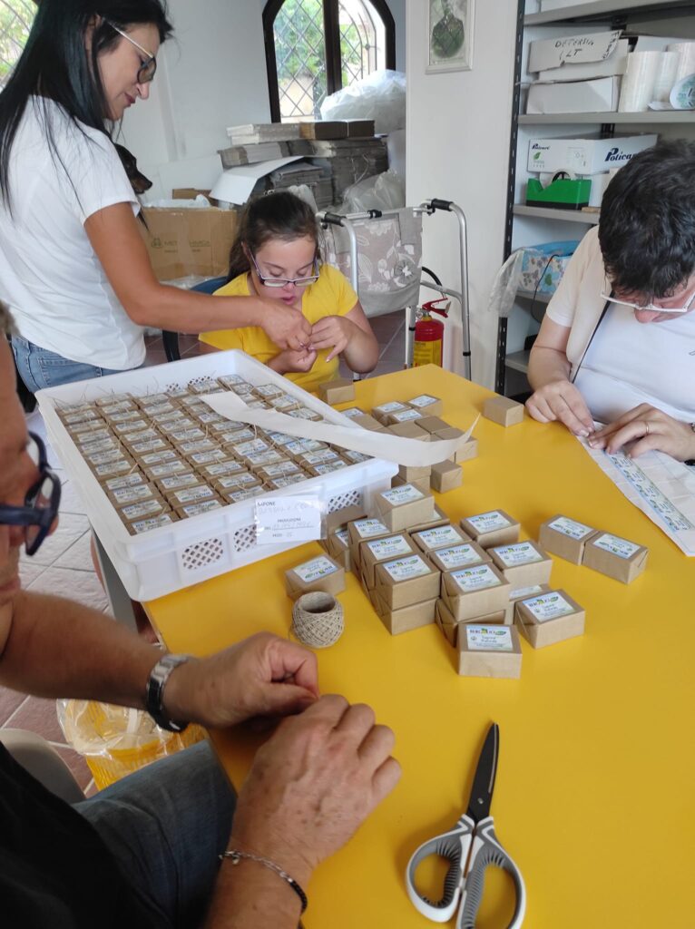 felici da matti 3 - L’esperienza di economia circolare di Roccella, benedetta anche dal Papa - 19 felici da matti 3 - Meraviglie di Calabria - 18