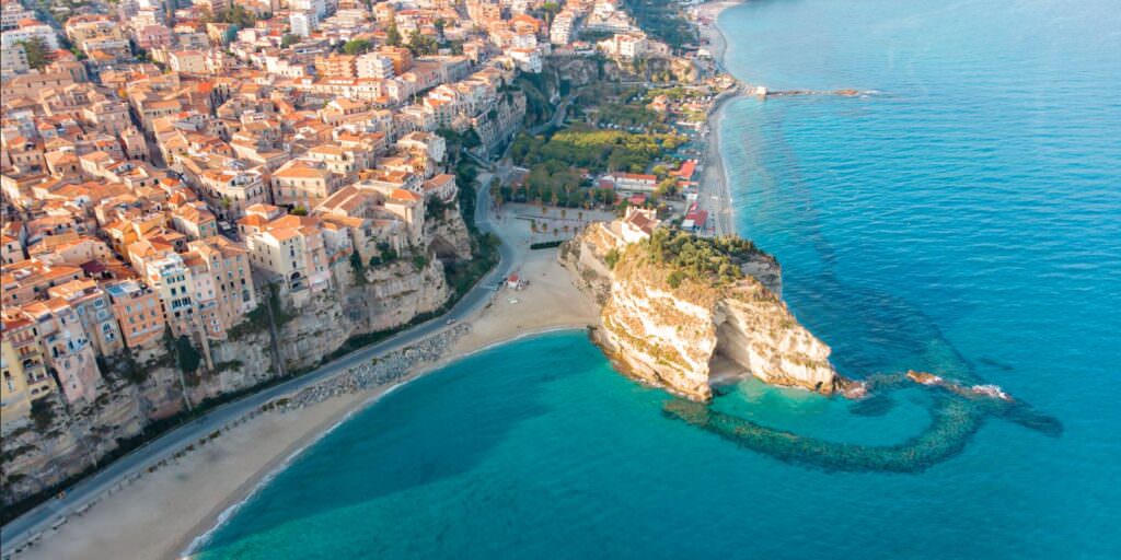 tropea vista mare dallalto e1708419834357 - Meraviglie di Calabria - 15
