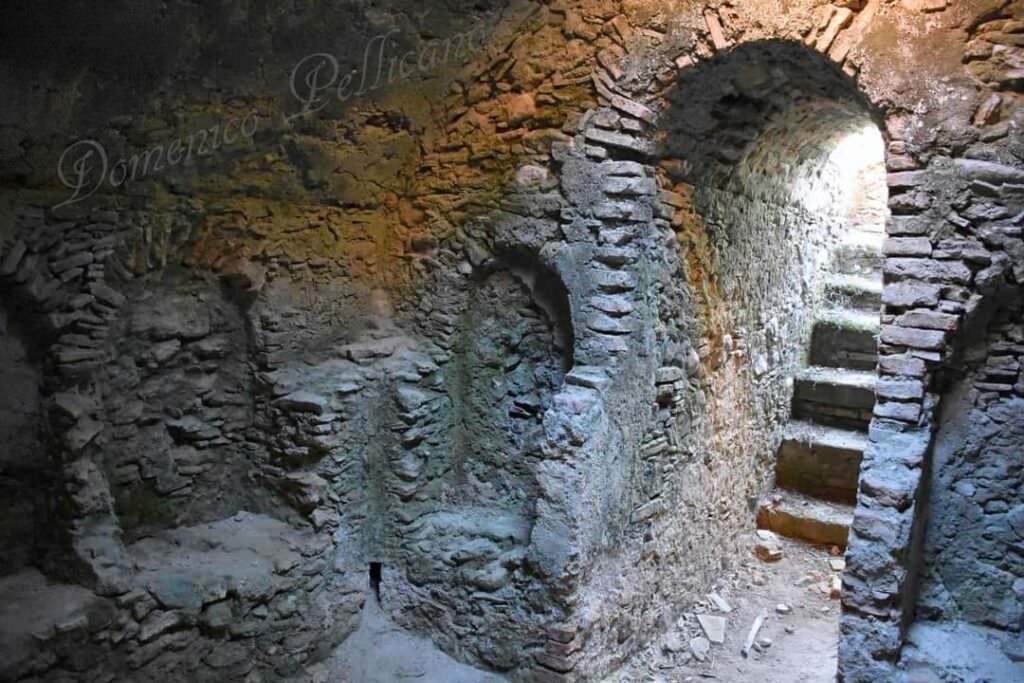 434060322 787325246761271 6131684670603994 n - La cripta della Chiesa di San Nicola ed il rapporto mistico - 3 434060322 787325246761271 6131684670603994 n - Meraviglie di Calabria - 2