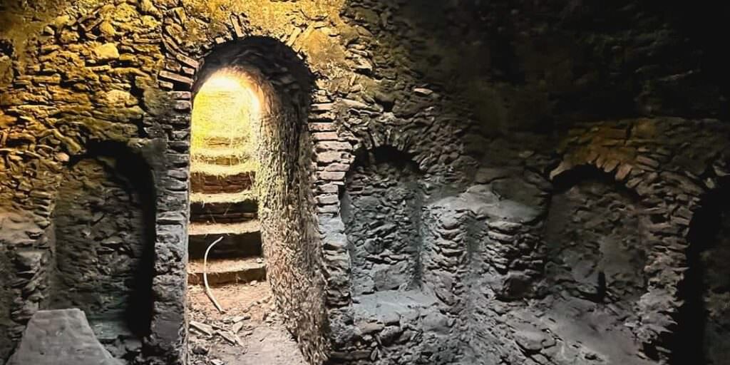 434064743 787325280094601 1726709083518957164 n 1 e1711310386285 - La cripta della Chiesa di San Nicola ed il rapporto mistico - 9 434064743 787325280094601 1726709083518957164 n 1 e1711310386285 - Meraviglie di Calabria - 8