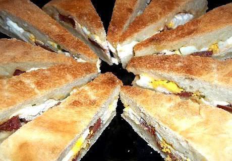 7a92ecae 568d 4195 a84c 38ea002b83d7 - Il lato salato della Pasqua: u ‘mbiulatu, storia e ricetta di una pizza rustica - 9 7a92ecae 568d 4195 a84c 38ea002b83d7 - Meraviglie di Calabria - 8