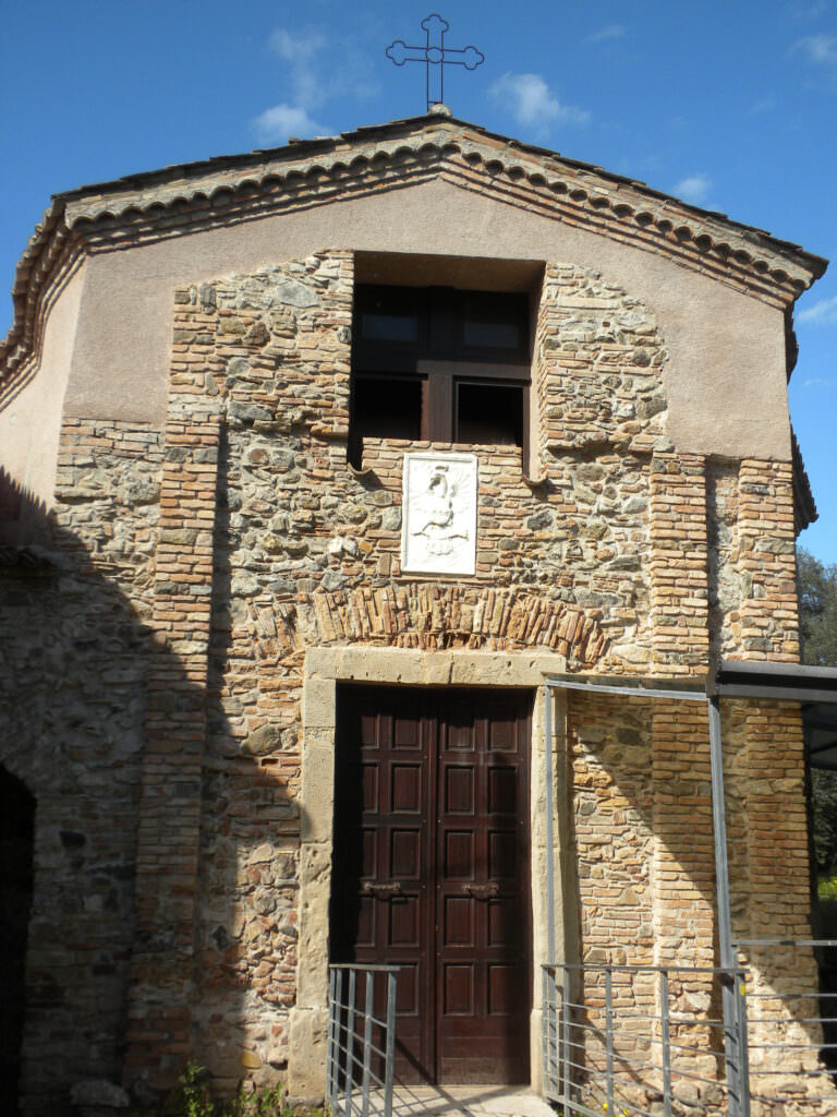 Particolare ingresso - Il mistero dei Santi senza volto della Cripta di San Fantino - 9 Particolare ingresso - Meraviglie di Calabria - 8
