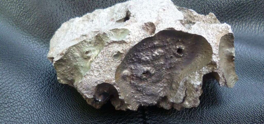 meteorite - In Sila il rinvenimento del secondo quadricristallo caduto sulla Terra migliaia di anni fa - 7 meteorite - Meraviglie di Calabria - 6