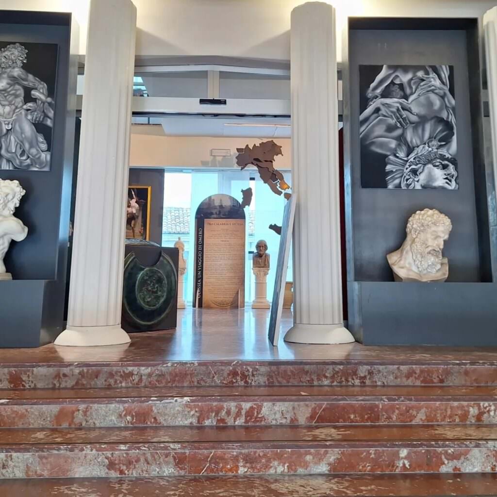 417404440 7508186709191398 7509390009688544164 n - I fantastici mondi mitologici di Levato in mostra all’Odissea Museum - 9 417404440 7508186709191398 7509390009688544164 n - Meraviglie di Calabria - 8