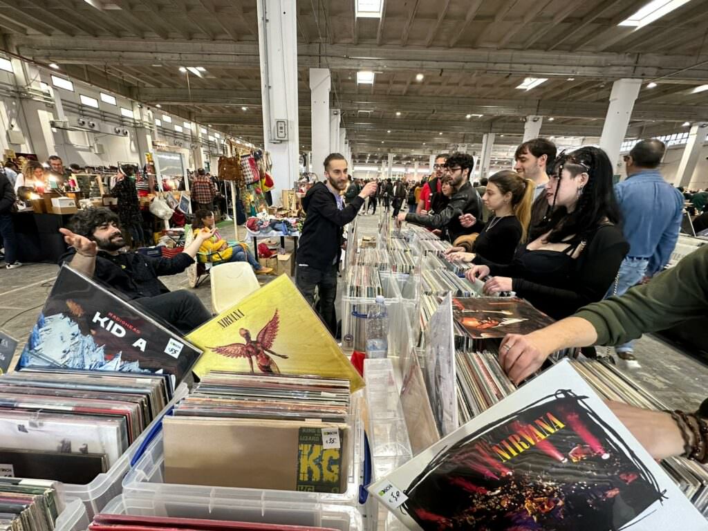 842aaea2 bc09 41cc 876e 0316d2249cd9 1024x768 1 - "Catanzaro vinyl market", la terza edizione chiude con il botto - 3 842aaea2 bc09 41cc 876e 0316d2249cd9 1024x768 1 - Meraviglie di Calabria - 2