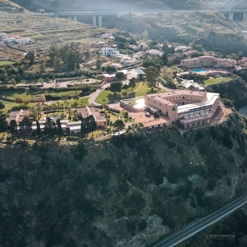 DJI 0009 - Un salone d’arte nel cuore del resort, Altafiumara apre al mondo creativo - 7 DJI 0009 - Meraviglie di Calabria - 6