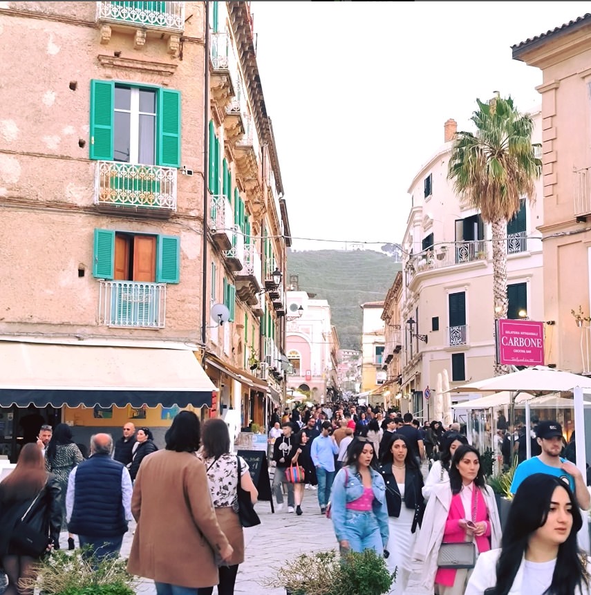 TROPEA RITMIDELSUD 040424 2 - Tropea fa il “botto” nelle festività di Pasqua - 5 TROPEA RITMIDELSUD 040424 2 - Meraviglie di Calabria - 4