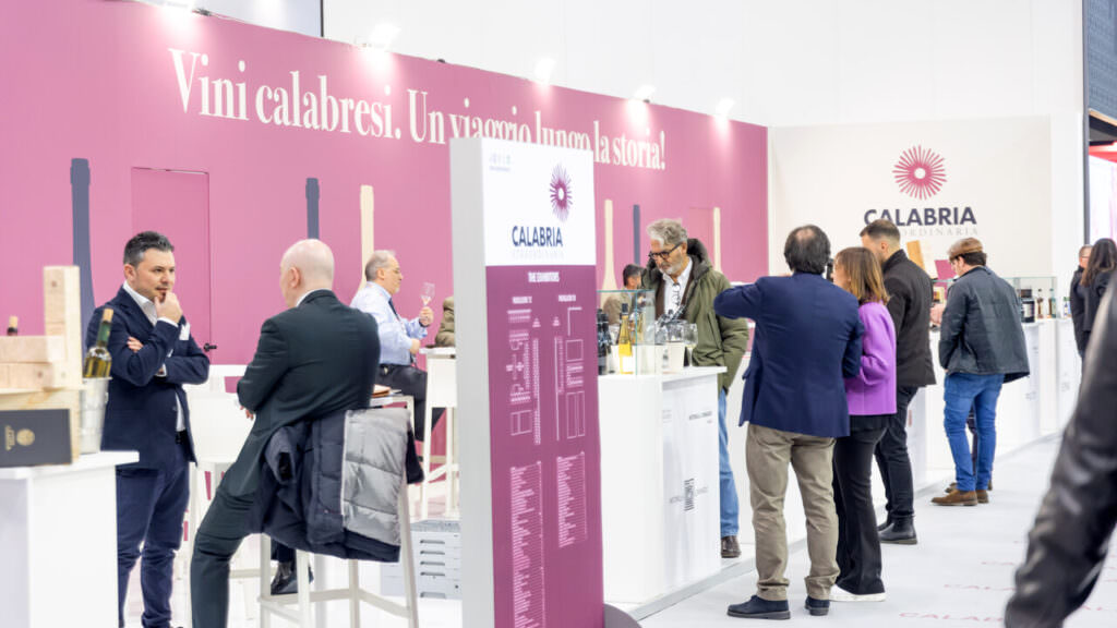 Vinitaly Calabria 2023 - Vinitaly 2024, Calabria presente con 80 cantine. Ecco il programma - 11 Vinitaly Calabria 2023 - Meraviglie di Calabria - 10