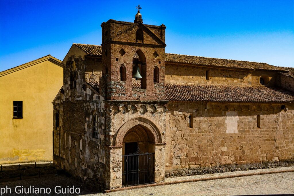 19055898 10211229162223427 6388619973826862672 o - L’abbazia di Sant’Adriano, quel ponte tra civiltà a San Demetrio Corone - 5 19055898 10211229162223427 6388619973826862672 o - Meraviglie di Calabria - 4