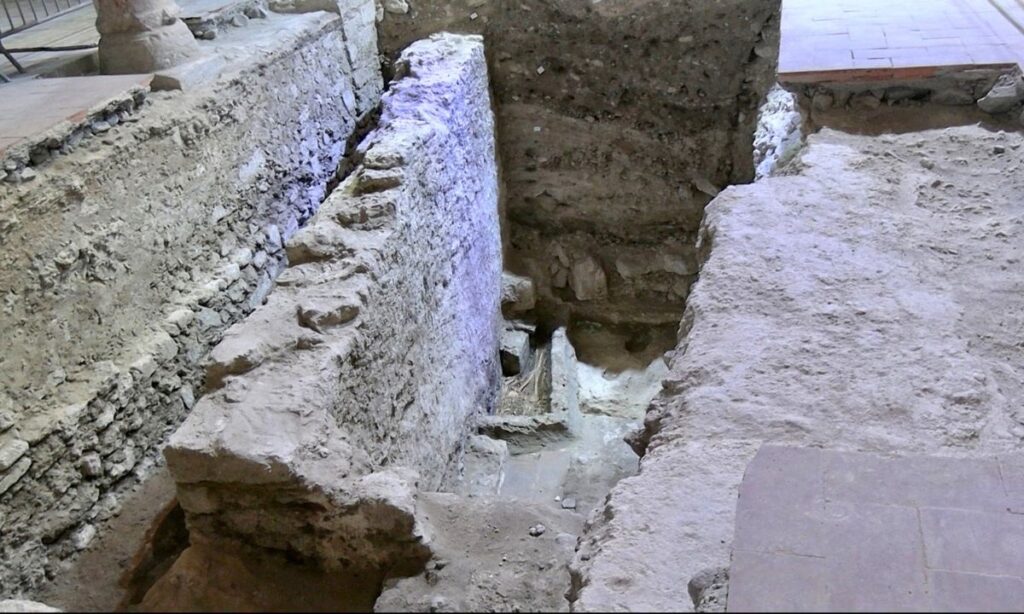 2023 Gerace cattedrale scavi archeologici - "Grandi progetti beni culturali", fondi per la cattedrale di Reggio e di Gerace ed il museo di Vibo - 9 2023 Gerace cattedrale scavi archeologici - Meraviglie di Calabria - 8