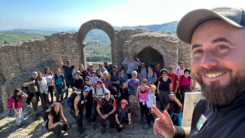 444784407 476602911555416 5350000475400391973 n - Il borgo dei due Castelli attrae, a Cleto si susseguono i tour di visitatori - 19 444784407 476602911555416 5350000475400391973 n - Meraviglie di Calabria - 18