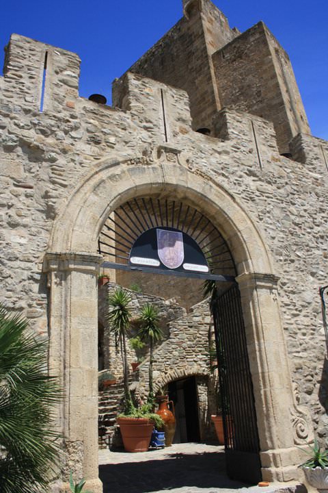 57947 1473294550905 7114205 n - Castrum Petrae Roseti, storia e leggende attorno al maniero di Roseto - 9 57947 1473294550905 7114205 n - Meraviglie di Calabria - 8