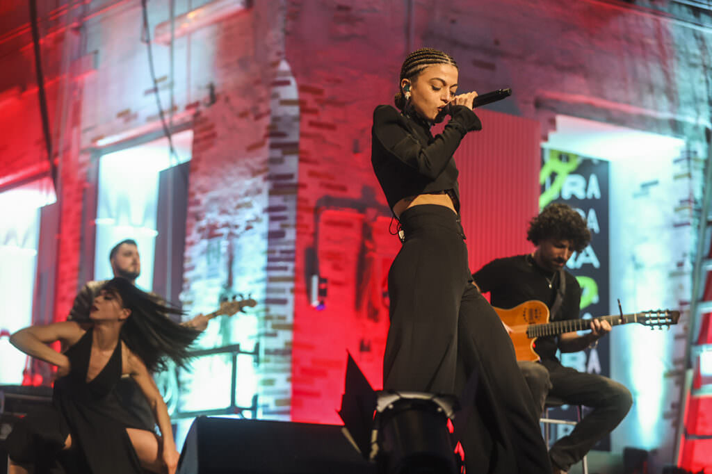 Eda Mari 2 - Eda Marì sceglie San Lucido per il suo brano, ecco il videoclip - 7 Eda Mari 2 - Meraviglie di Calabria - 6