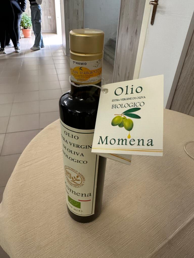 MAJORANA OLIO MOMENA 2 - Il miglior extravergine prodotto dagli Agrari d’Italia? Il “Momena” di Corigliano-Rossano - 5 MAJORANA OLIO MOMENA 2 - Meraviglie di Calabria - 4
