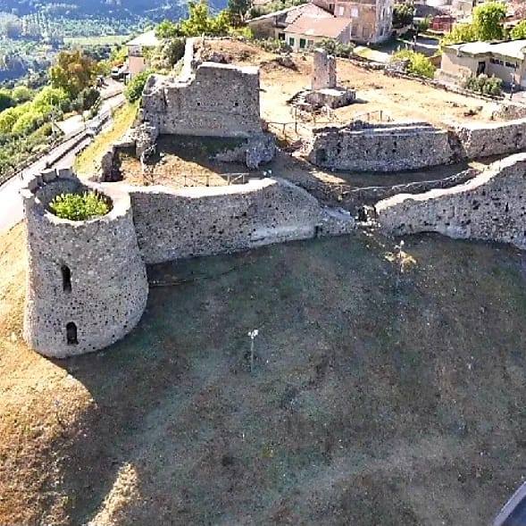 d3fea390 6cca 457c 9cda 095503a8e974 - Simeri si tira a lustro, ripuliti tutti i siti identitari della città - 5 d3fea390 6cca 457c 9cda 095503a8e974 - Meraviglie di Calabria - 4