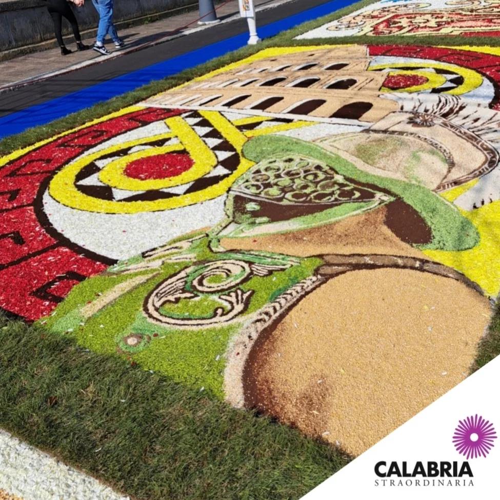 448249271 446401128132902 8688915842746667043 n - L'Infiorata di Taurianova: il tappeto di colori si candida a Patrimonio UNESCO - 5 448249271 446401128132902 8688915842746667043 n - Meraviglie di Calabria - 4