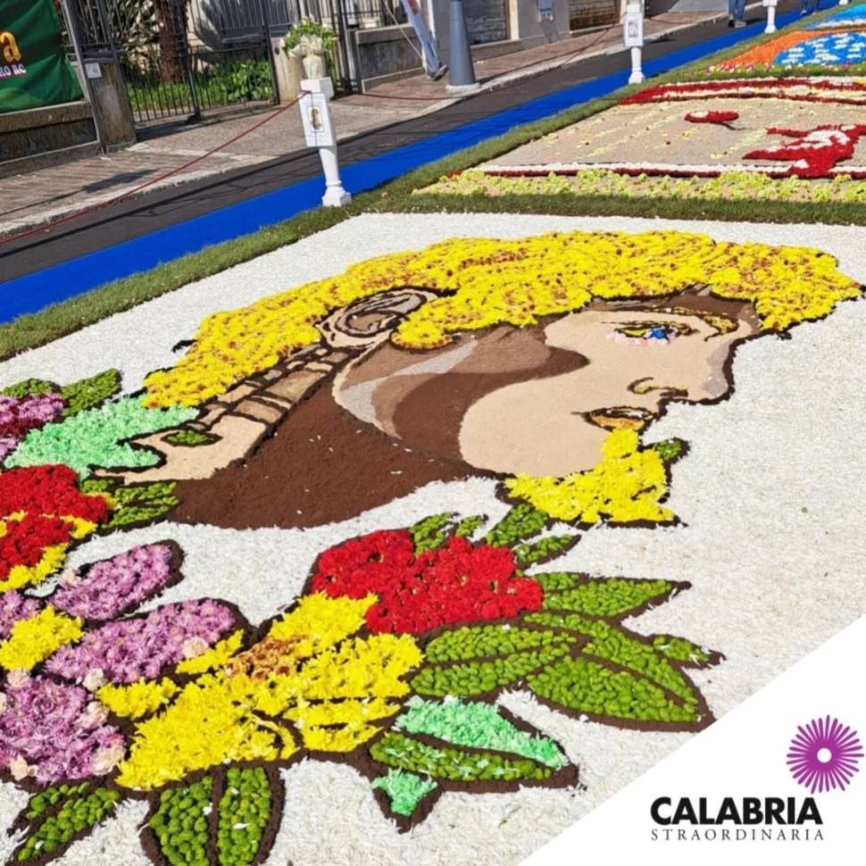 448272527 446401144799567 6571123964845387723 n - L'Infiorata di Taurianova: il tappeto di colori si candida a Patrimonio UNESCO - 3 448272527 446401144799567 6571123964845387723 n - Meraviglie di Calabria - 2