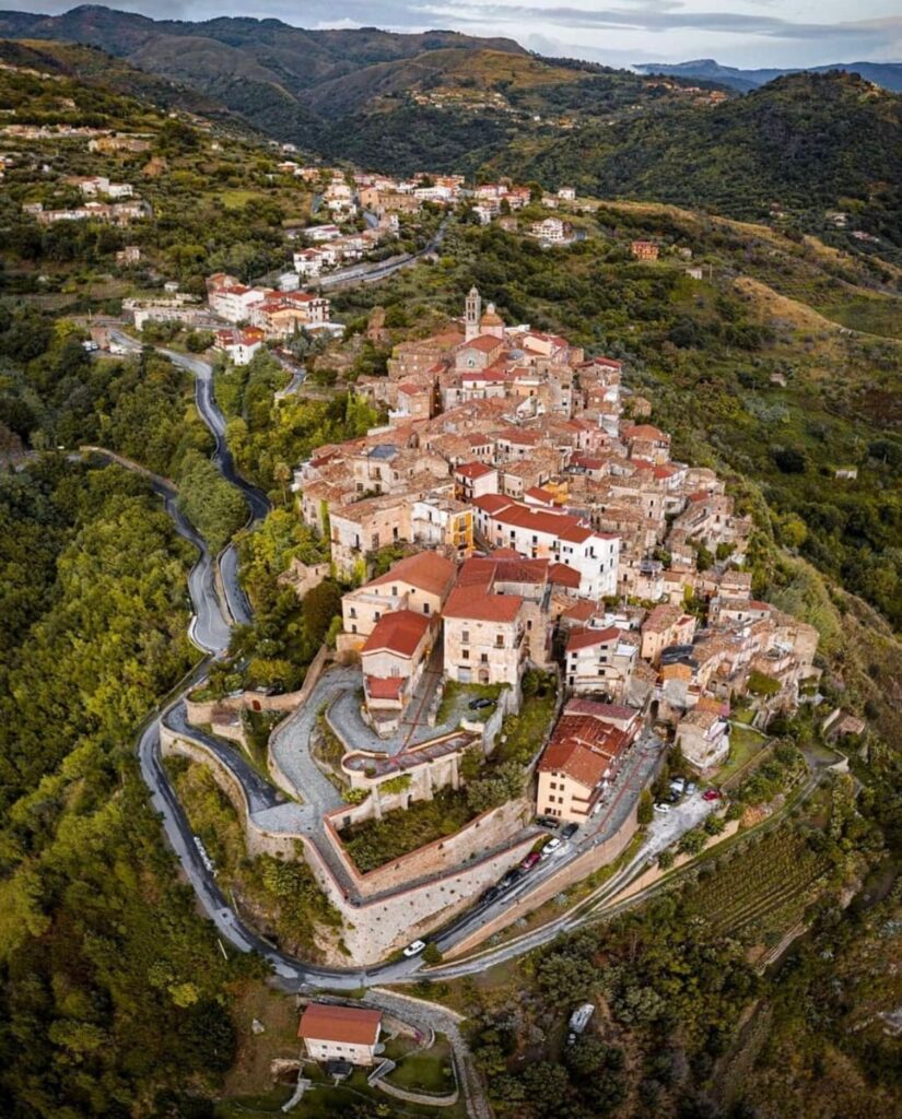 WhatsApp Image 2024 06 29 at 21.08.55 - L’estate ha un solo re: il pomodoro di Belmonte Calabro - 7 WhatsApp Image 2024 06 29 at 21.08.55 - Meraviglie di Calabria - 6