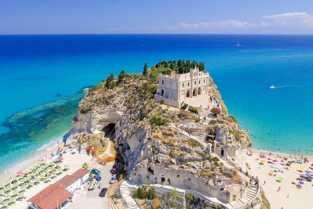 reasons to visit tropea HERO - Tropea in vetta, è la meta più cercata del 2023 - 3 reasons to visit tropea HERO - Meraviglie di Calabria - 2