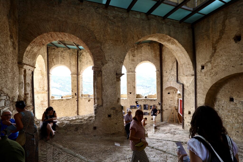 458924886 1107926857565129 7447246539683594958 n - Osvaldo Bevilacqua in Calabria, al Festival dei Borghi più belli d'Italia - 5 458924886 1107926857565129 7447246539683594958 n - Meraviglie di Calabria - 4