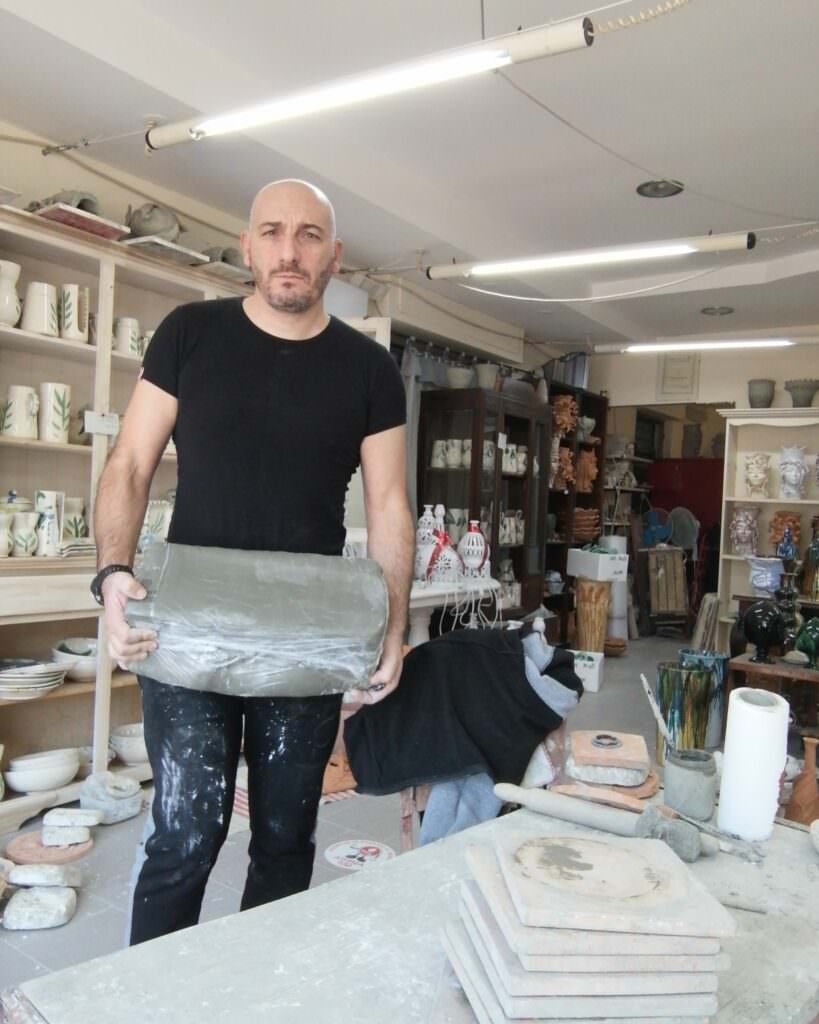 Emanuel Vizzacchero 1 - I miti di argilla, le ceramiche di Emanuel Vizzacchero - 3 Emanuel Vizzacchero 1 - Meraviglie di Calabria - 2