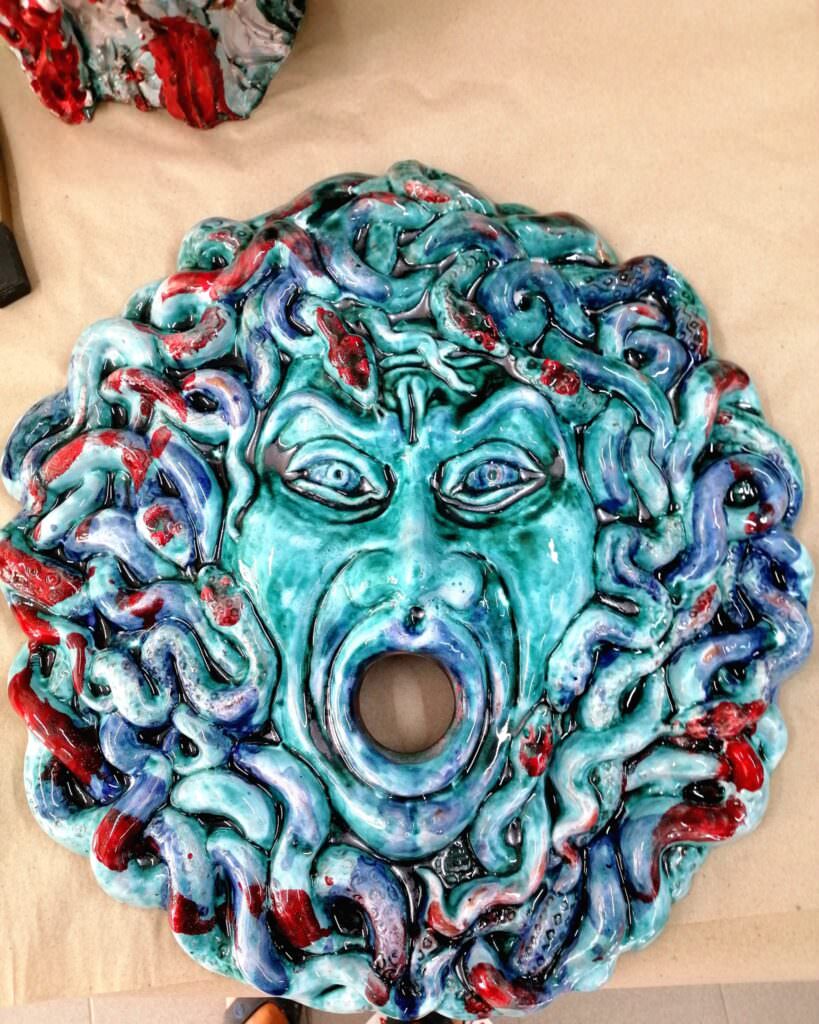 Emanuel Vizzacchero maschera 2 - I miti di argilla, le ceramiche di Emanuel Vizzacchero - 21 Emanuel Vizzacchero maschera 2 - Meraviglie di Calabria - 20