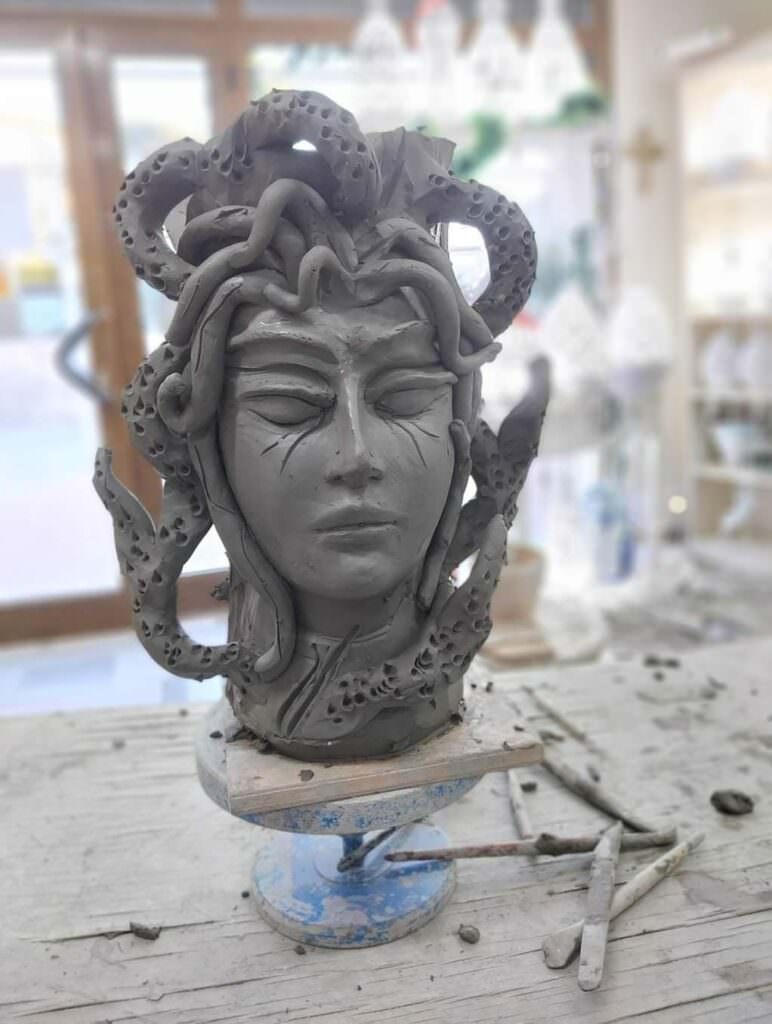 Emanuel Vizzacchero testa - I miti di argilla, le ceramiche di Emanuel Vizzacchero - 27 Emanuel Vizzacchero testa - Meraviglie di Calabria - 26