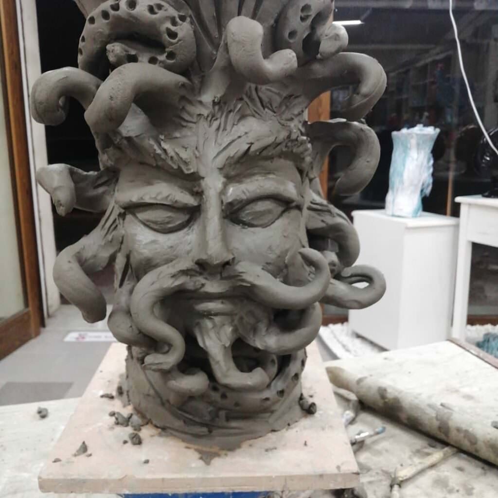Emanuel Vizzacchero testa 9 - I miti di argilla, le ceramiche di Emanuel Vizzacchero - 5 Emanuel Vizzacchero testa 9 - Meraviglie di Calabria - 4