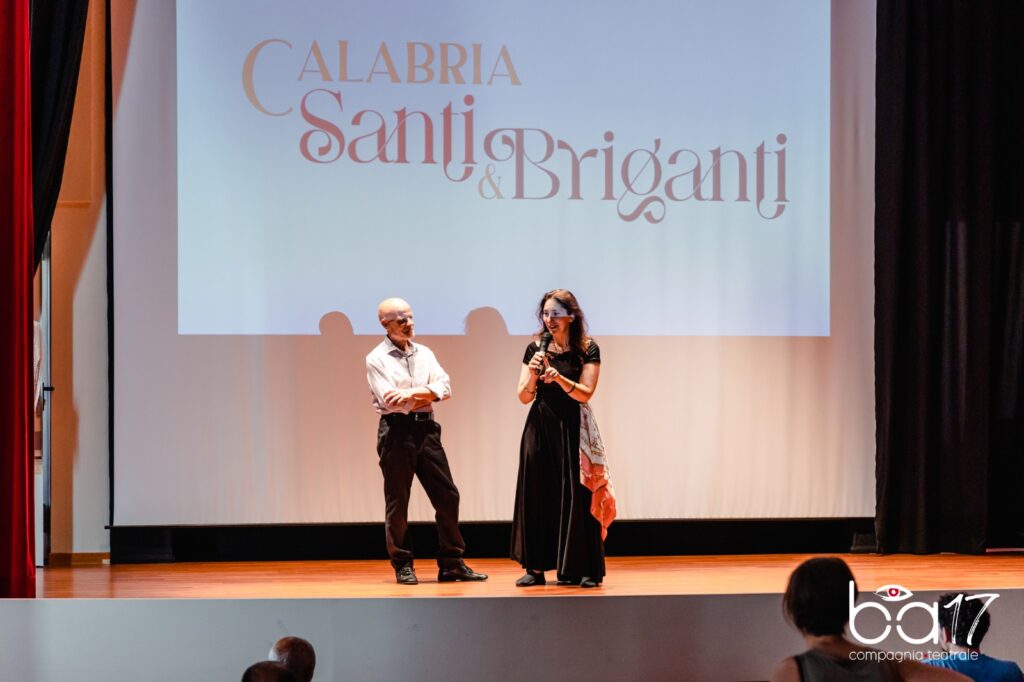 Foto 1 Tarantella - La Calabria balla il suo Nòstos con la Tarantella tradizionale tra santi e ribelli - 3 Foto 1 Tarantella - Meraviglie di Calabria - 2