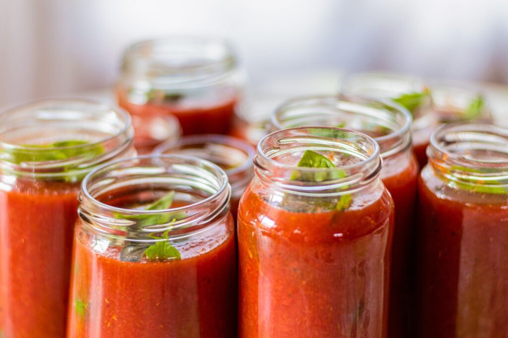 sauce 5514235 1280 - Le conserve fatte in casa, un affare di famiglia - FOTO E VIDEO - 15 sauce 5514235 1280 - Meraviglie di Calabria - 14