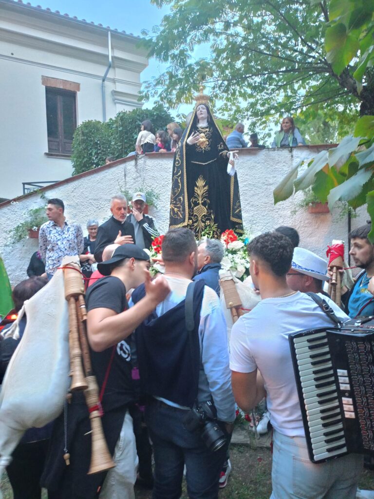 76 Pollino Madonna dello Spasimo Laino Borgo - Il fiume Lao, il giro dell’acqua e altre storie - 25 76 Pollino Madonna dello Spasimo Laino Borgo - Meraviglie di Calabria - 24