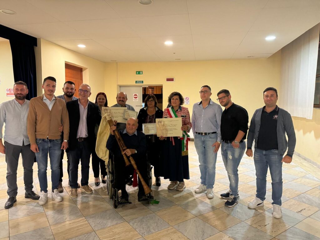 Laino borgo premio zampognari - Monumenti musicali, premiati due zampognari di Laino Borgo - 3 Laino borgo premio zampognari - Meraviglie di Calabria - 2