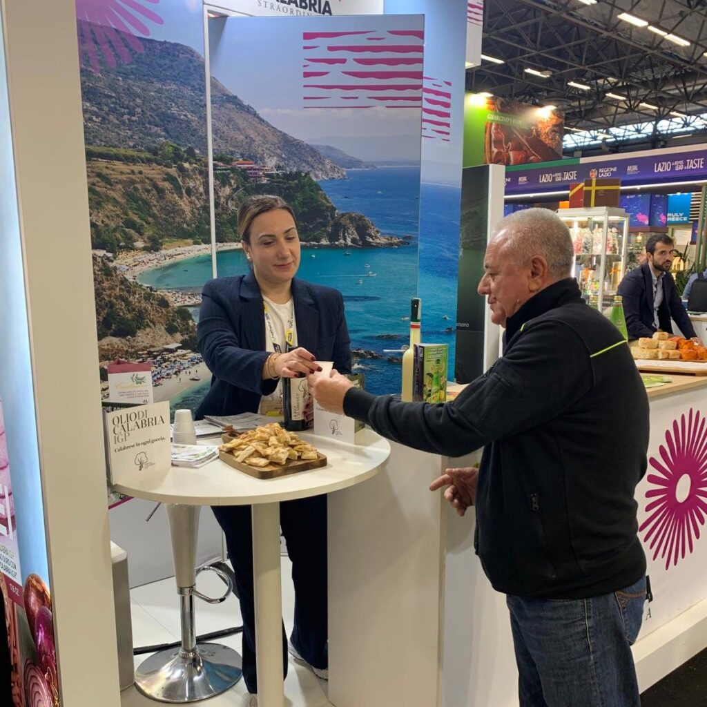 Sial 2 - Olio di Calabria IGP, tutte le sfumature al SIAL di Parigi - 3 Sial 2 - Meraviglie di Calabria - 2
