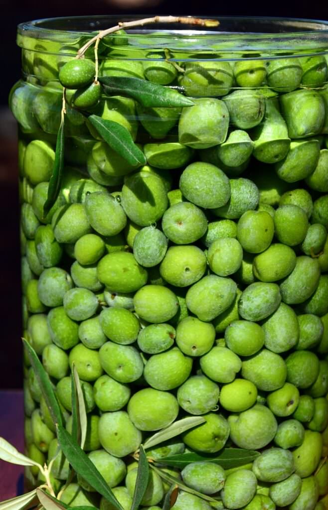 olive in vetro2 - Olivicoltori, ultimi giorni per partecipare al Premio Ercole Olivario - 5 olive in vetro2 - Meraviglie di Calabria - 4