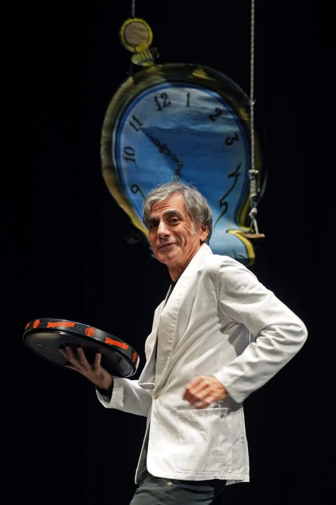Saverio La Ruina in Via del Popolo - La nuova stagione teatrale di SpazioTeatro all’Odeon di Reggio - 11 Saverio La Ruina in Via del Popolo - Meraviglie di Calabria - 10