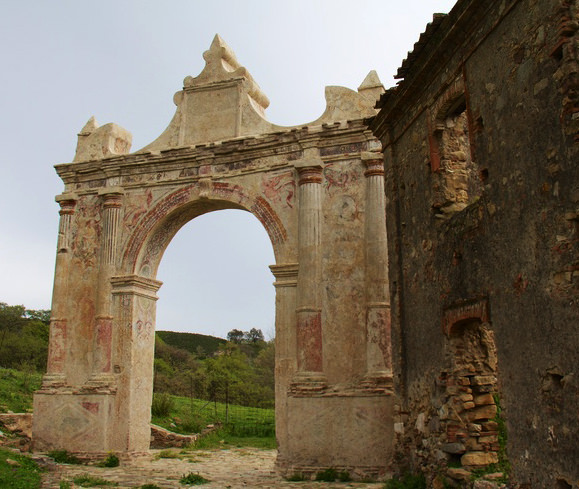 arco di bruzzano vecchio Foto Beni Culturali Standard BCS - L'Arco di Trionfo di Bruzzano raccontato da "L'Agorà" - 7 arco di bruzzano vecchio Foto Beni Culturali Standard BCS - Meraviglie di Calabria - 6