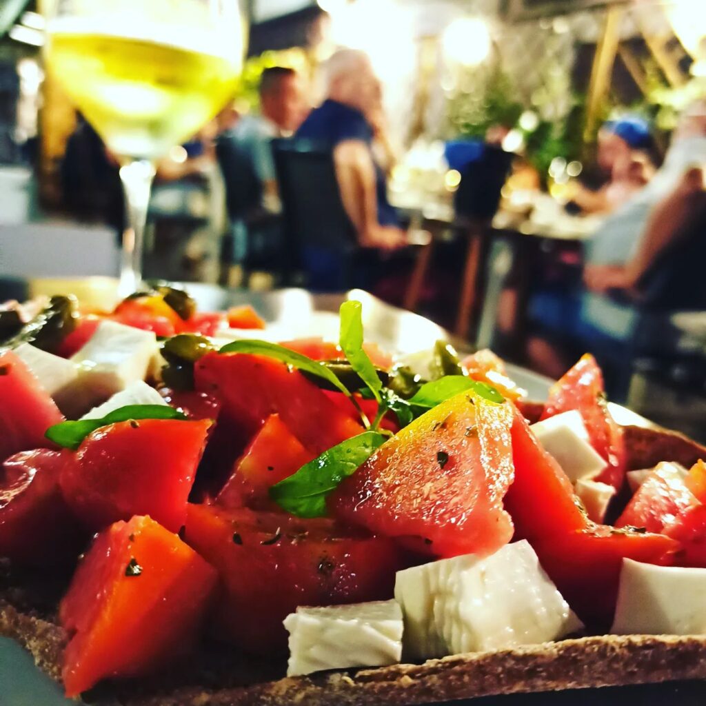 bistrot Antica salumeria corso telesio 16 - A Cosenza Vecchia, la felice storia della "putìca" premiata da Slow Food - 37 bistrot Antica salumeria corso telesio 16 - Meraviglie di Calabria - 36