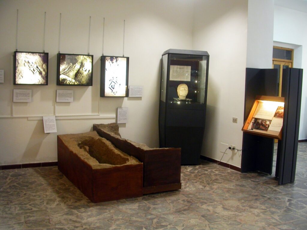 Antiquarium grotta del romito Papasidero - Laino Borgo, in arrivo 8,5 milioni per la realizzazione del Polo Museale - 7 Antiquarium grotta del romito Papasidero - Meraviglie di Calabria - 6