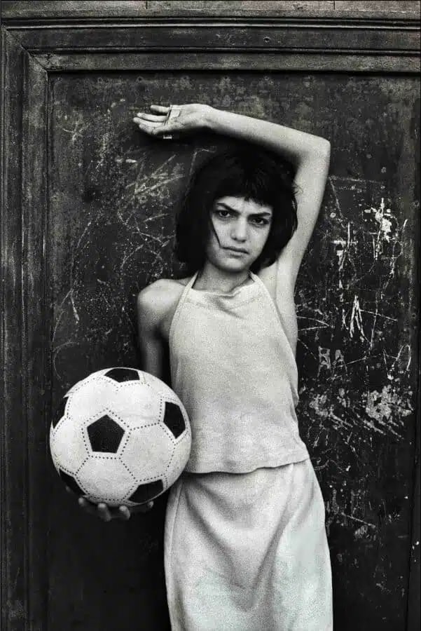Bambina col pallone - Meraviglie di Calabria - 97