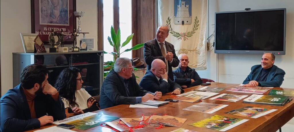 CONF. PRESENTAZIONE CALANDARI - "Chiante e Juri" del Parco Nazionale del Pollino per il calendario 2025 - 3 CONF. PRESENTAZIONE CALANDARI - Meraviglie di Calabria - 2