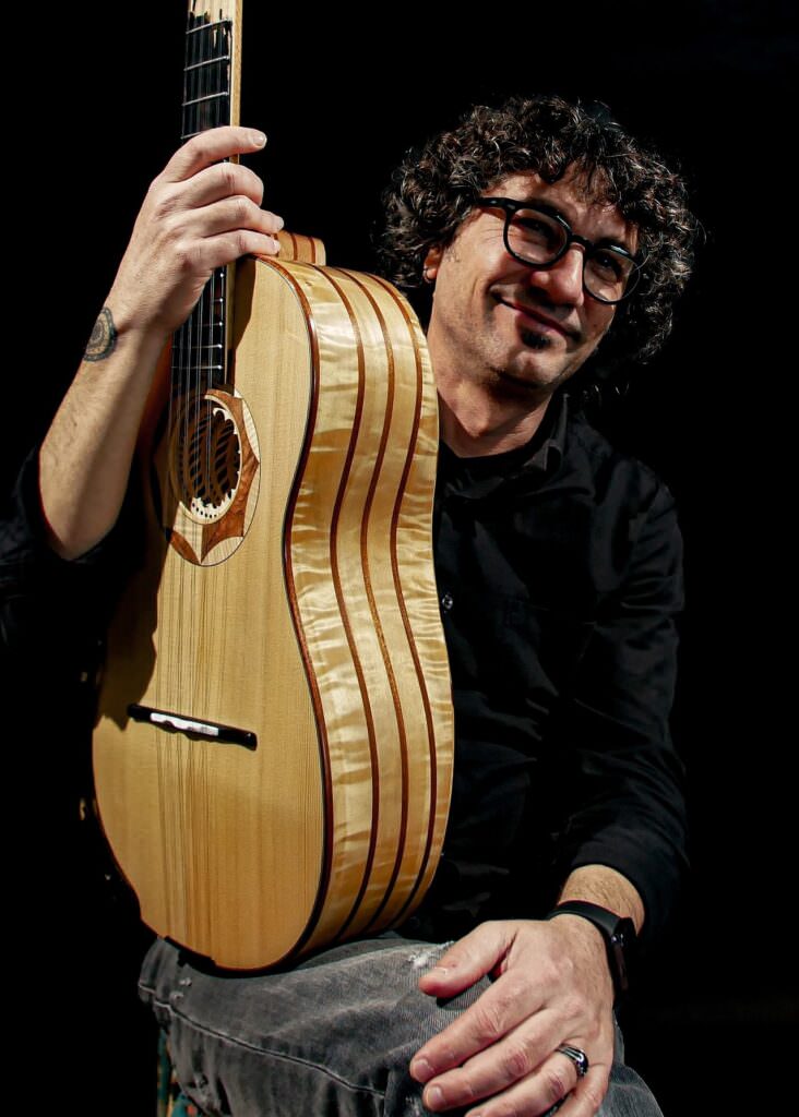 Francesco Loccisano - A suon di chitarra battente, a Roccella arriva il LoccisanoTRIO - 3 Francesco Loccisano - Meraviglie di Calabria - 2