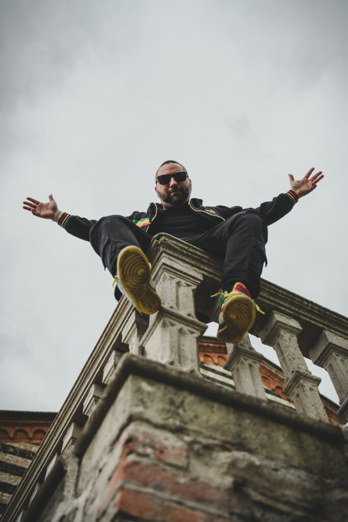 GAM 2557 Gaia Menchicchi - Musica, il primo disco italiano del 2025 è del reggino Mad Simon - 7 GAM 2557 Gaia Menchicchi - Meraviglie di Calabria - 6
