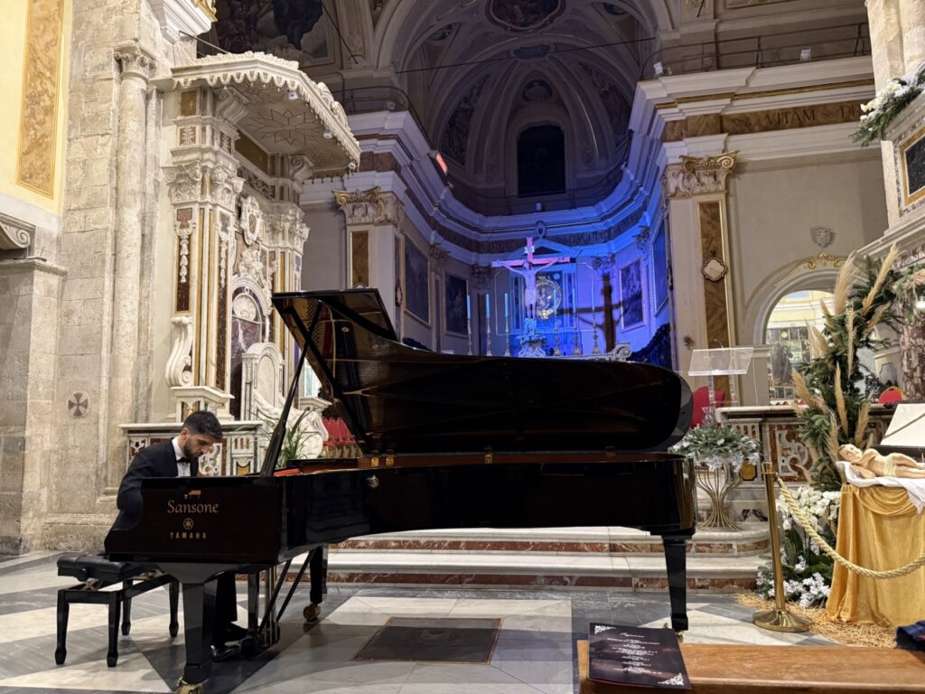 Luca Lione concerto pianoforte cassano 9 - Cassano Jonio, civica benemerenza per il giovane Maestro Luca Lione - 5 Luca Lione concerto pianoforte cassano 9 - Meraviglie di Calabria - 4