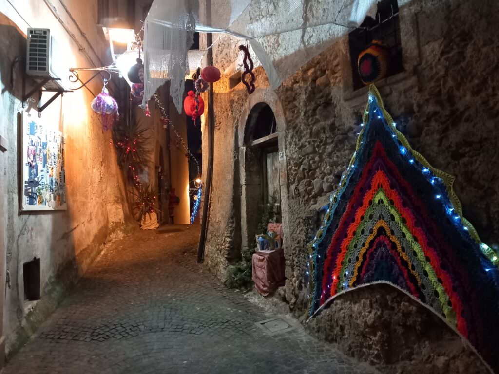 Pane Seta e Presepi nel Centro Storico di Mendicino 8 - Magie di Natale: storie di pane, seta e presepi a Mendicino - 15 Pane Seta e Presepi nel Centro Storico di Mendicino 8 - Meraviglie di Calabria - 14