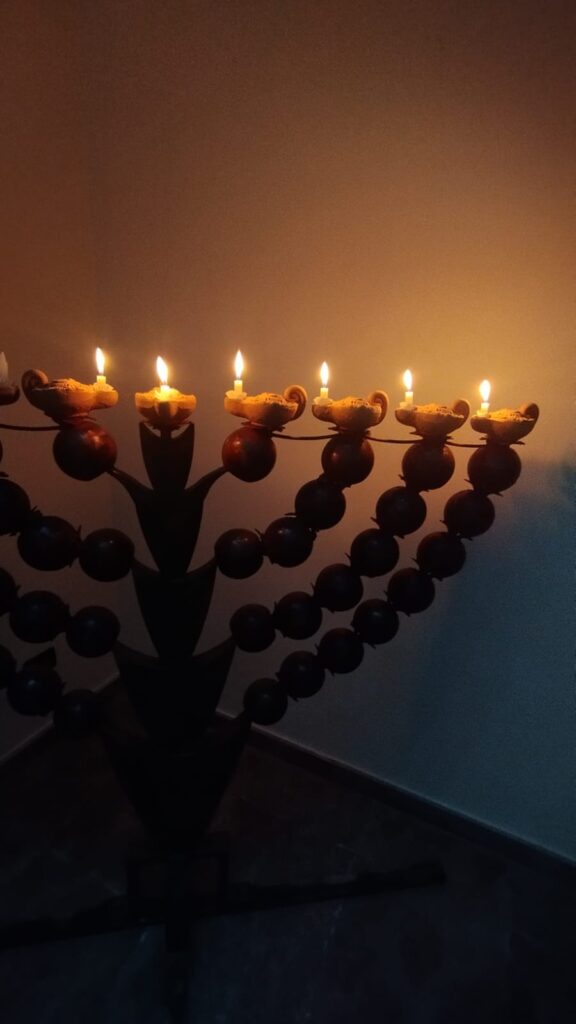 hanukkah bova marina 3 - Bova Marina, torna a risplendere la luce nella sinagoga - 9 hanukkah bova marina 3 - Meraviglie di Calabria - 8