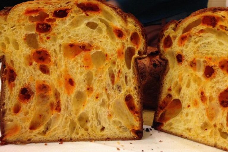 panettone nduja - Natale in Calabria, la convivenza felice dei dolci tradizionali e i panettoni gourmet - 29 panettone nduja - Meraviglie di Calabria - 28
