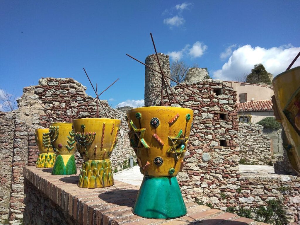 Bova Giudecca installazione Antonio Puija Veneziano 3 - Bova, la storia e la bellezza a cui fare ritorno - 27 Bova Giudecca installazione Antonio Puija Veneziano 3 - Meraviglie di Calabria - 26
