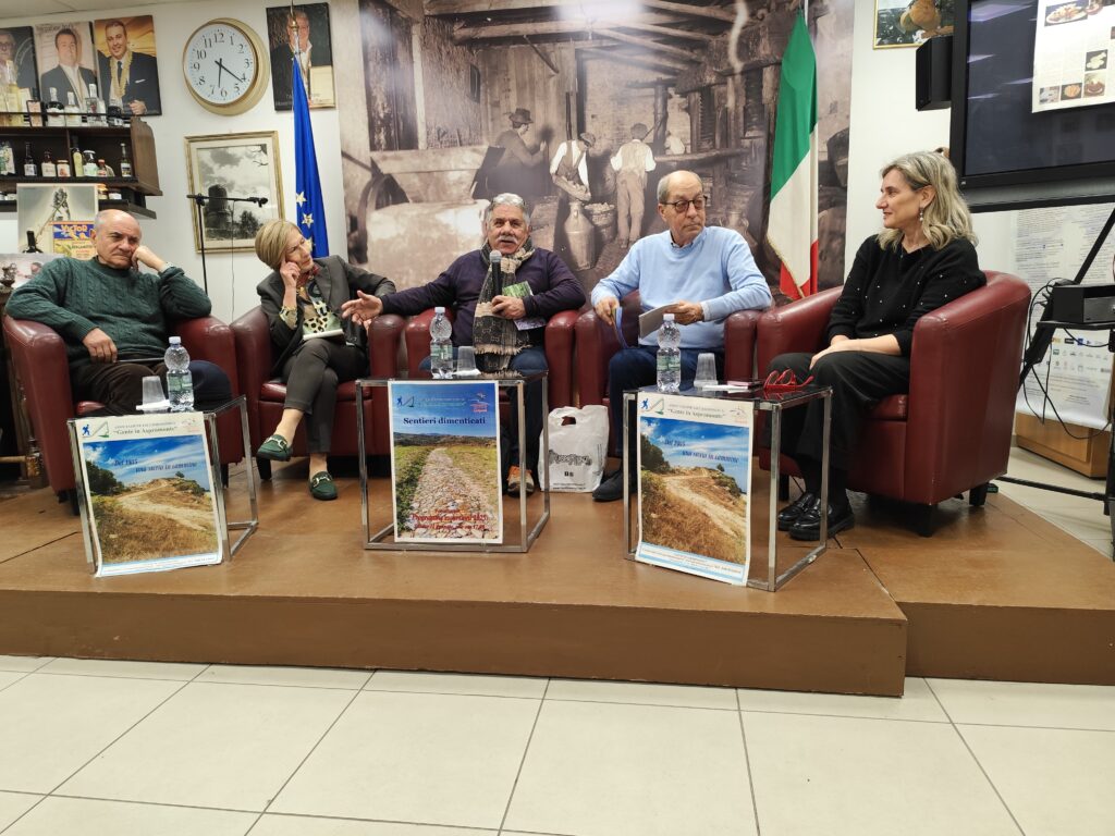 Foto Presentazione Programma 2025 gente dAspromonte - Escursionismo, Gente in Aspromonte presenta i "Sentieri dimenticati” - 3 Foto Presentazione Programma 2025 gente dAspromonte - Meraviglie di Calabria - 2